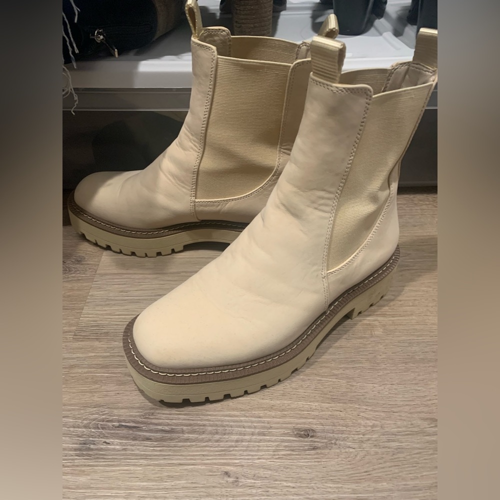 Sam Edelman
Laguna Weatherproof Boot - Picture 2 of 4